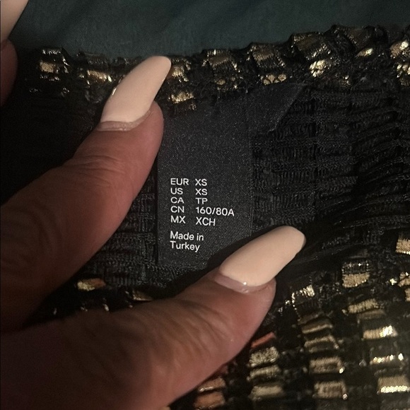 H&M Gold Sequin Striped Crop Top - Picture 2 of 6